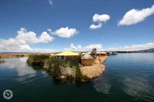 Documentary. The floating Island of Uros, Peru. photographed by Yonit Schiller © 2015 יונית שילר
